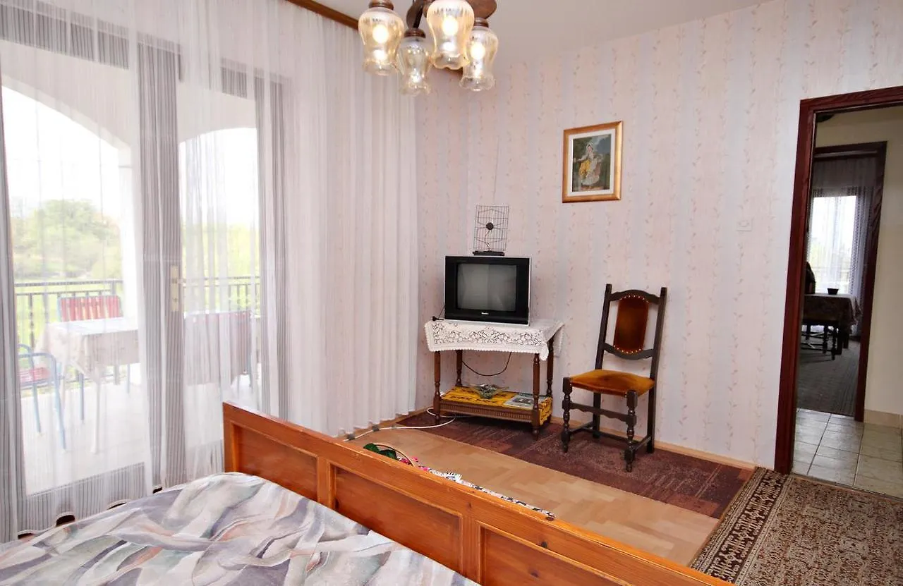 Apartment Malinska 5284A 0*,